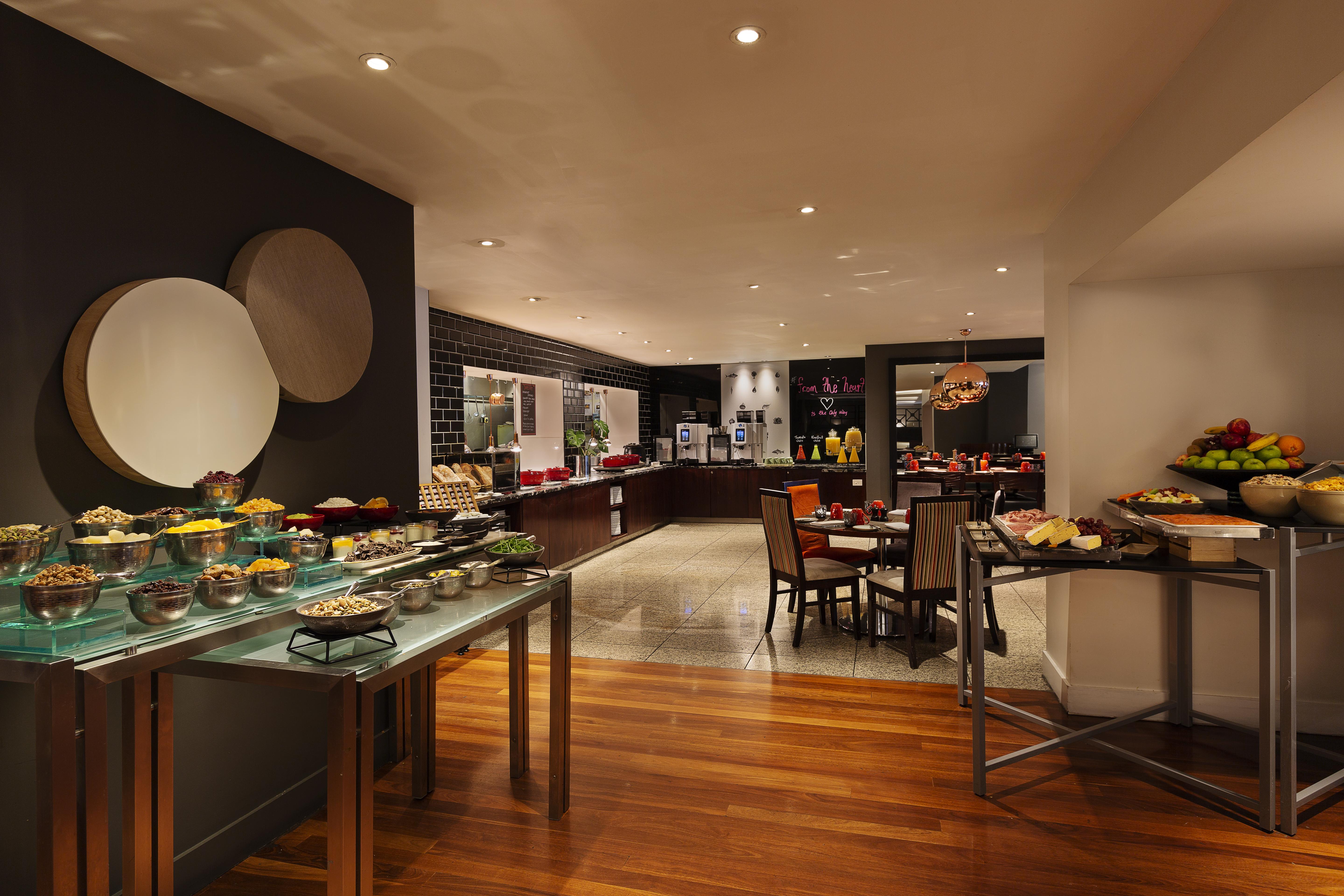 Pullman Auckland Hotel & Apartments Exteriör bild The Club Lounge at the Kuala Lumpur International Airport