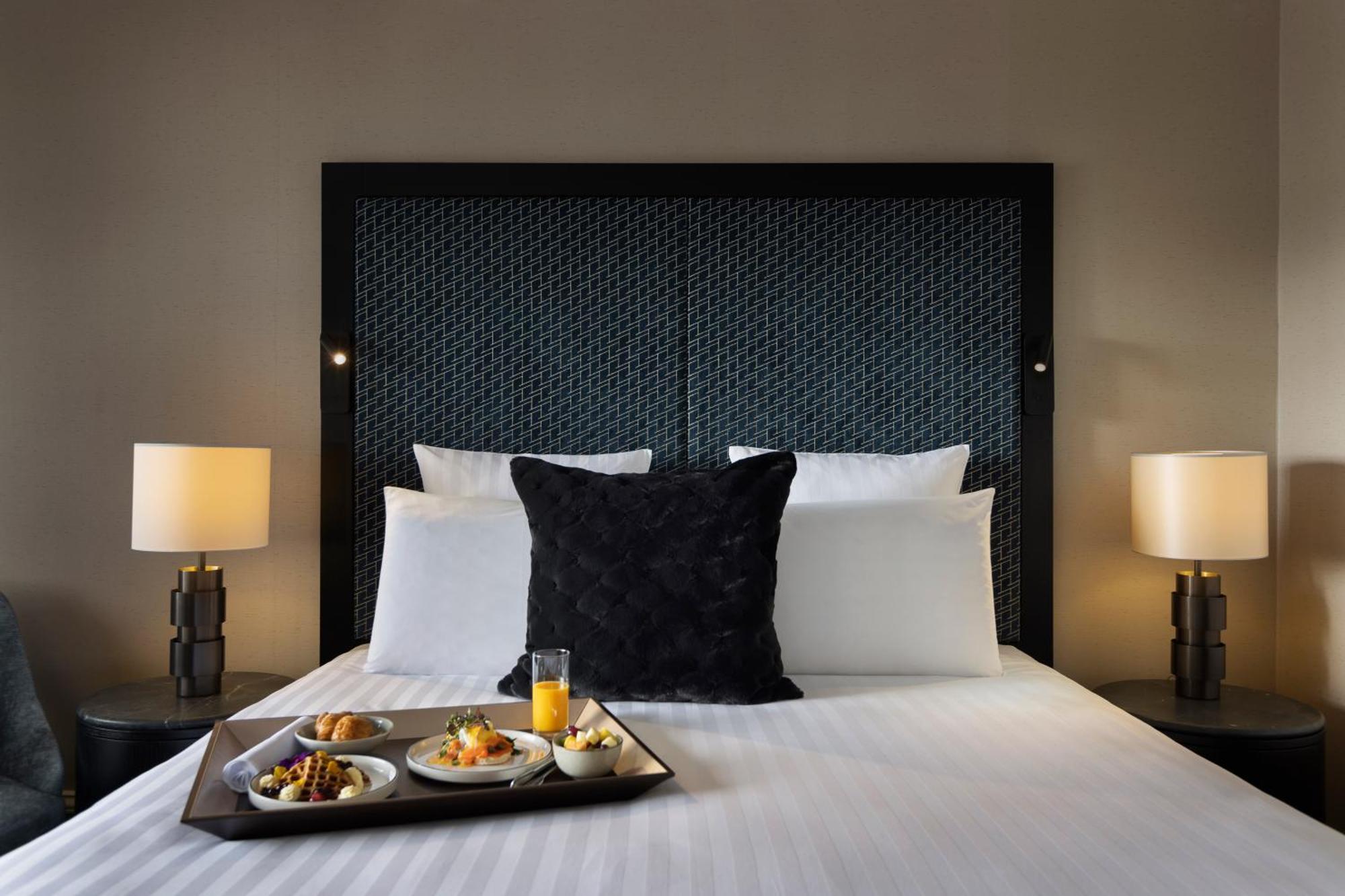 Pullman Auckland Hotel & Apartments Exteriör bild A room at the hotel